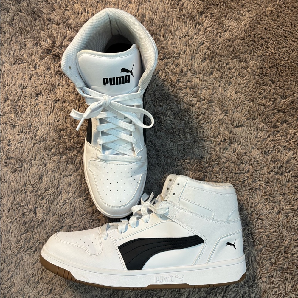 Men’s hightop Puma Sneakers